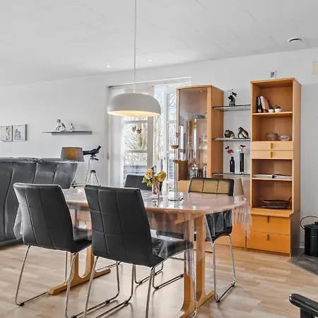 3 Bedroom Cozy In