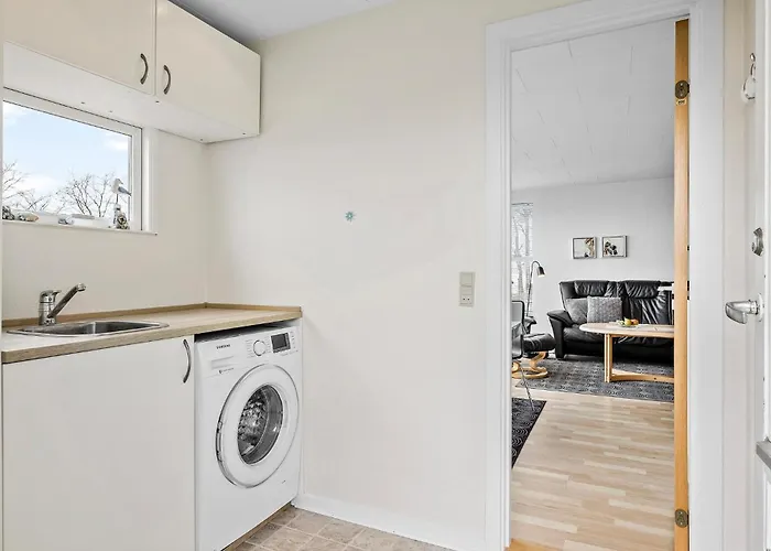 3 Bedroom Cozy In *