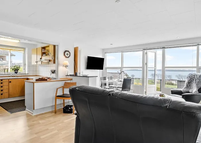3 Bedroom Cozy In